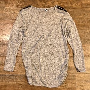 Grey heather maternity shirt
